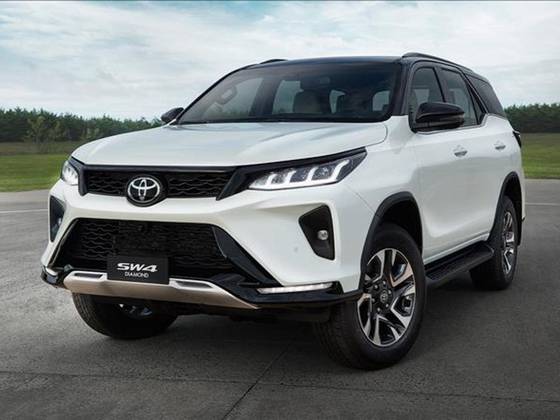 TOYOTA HILUX SW4 2.8 D-4D TURBO DIESEL DIAMOND 7L 4X4 AUTOMÁTICO